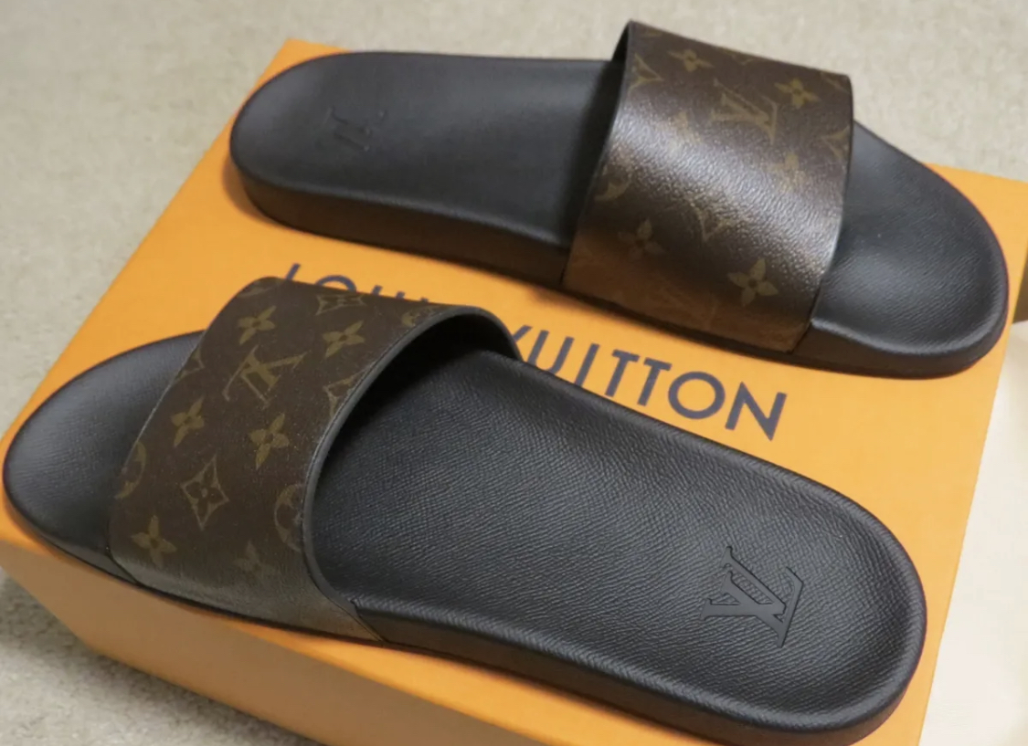 LOUIS VUITTON  WATERFRONT MULES, SANDALS